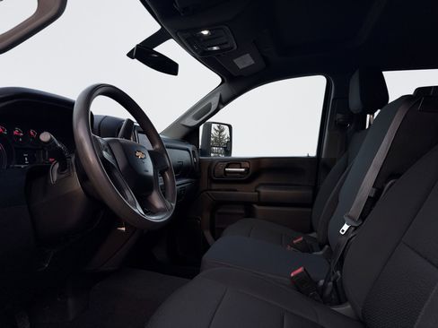 Used 2023 Chevrolet Silverado 2500 Custom w/ Custom Convenience Package image 9