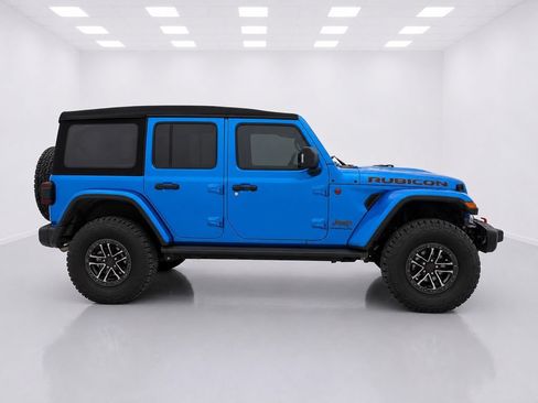 Used 2024 Jeep Wrangler Unlimited Rubicon AWD/4WD image 9