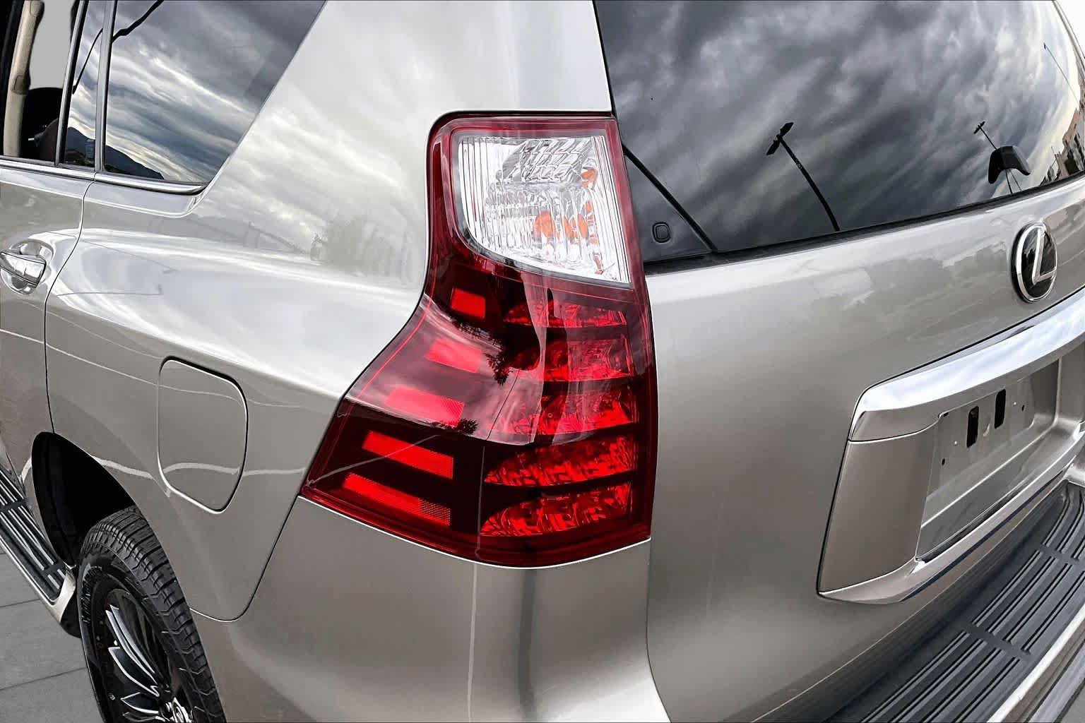 Used 2021 Lexus GX 460 Premium AWD/4WD image 28