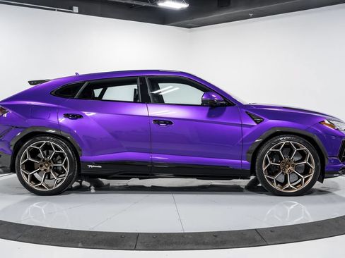 Used 2023 Lamborghini Urus Performante AWD/4WD image 2