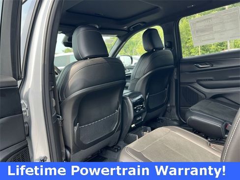 New 2025 Jeep Grand Cherokee L Altitude image 16