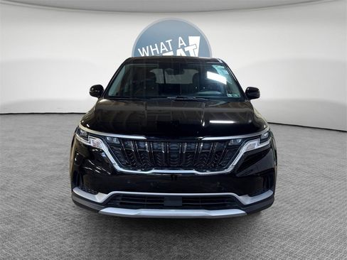Certified 2022 Kia Carnival EX image 9