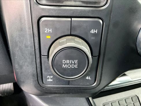 Used 2024 Ford F250 Lariat w/ Lariat Ultimate Package AWD/4WD image 32