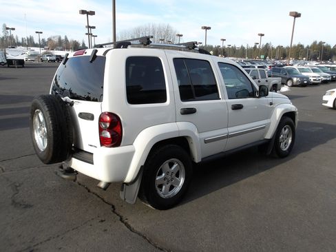 Used 2006 Jeep Liberty Limited image 5