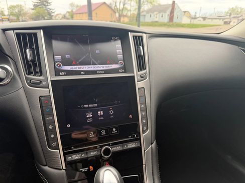 Used 2017 INFINITI Q50 Signature Edition w/ All Weather Package (L93) image 19