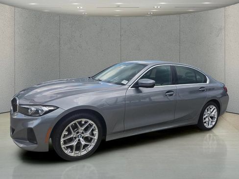 Used 2025 BMW 330i Sedan w/ Convenience Package RWD image 9