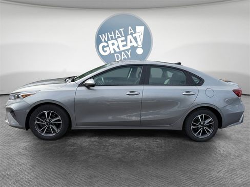 Certified 2023 Kia Forte LXS image 7