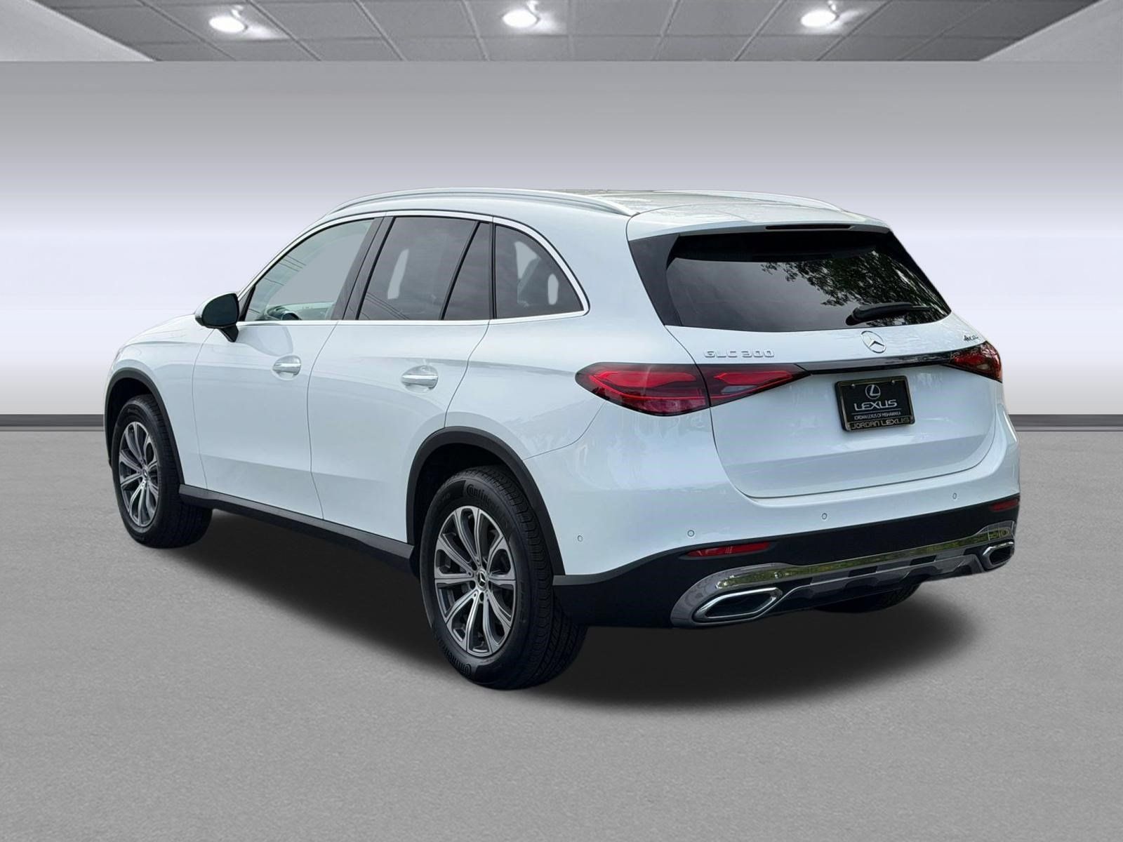 Used 2024 Mercedes-Benz GLC 300 4MATIC image 3