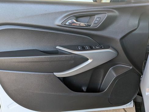 Used 2025 Chevrolet Trax LS image 11