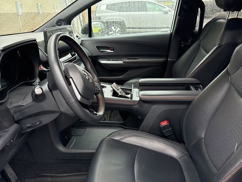 Used 2022 Toyota Sienna XSE w/ XSE Plus Package image 10