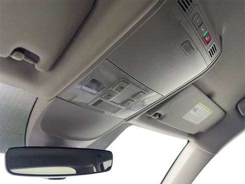 Used 2024 Volkswagen Taos SE image 75