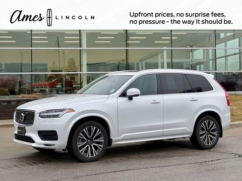 Used 2021 Volvo XC90 T5 Momentum w/ Climate Package image 1
