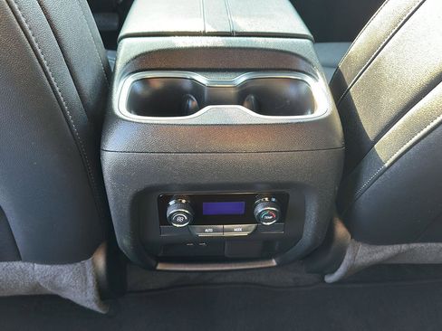 Used 2024 Chevrolet Traverse LT w/ Enhanced Driving Package image 19