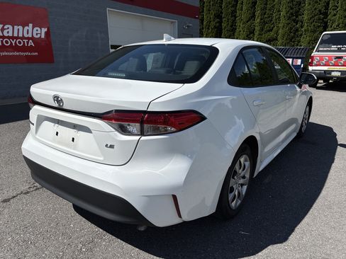 Certified 2024 Toyota Corolla LE FWD image 3