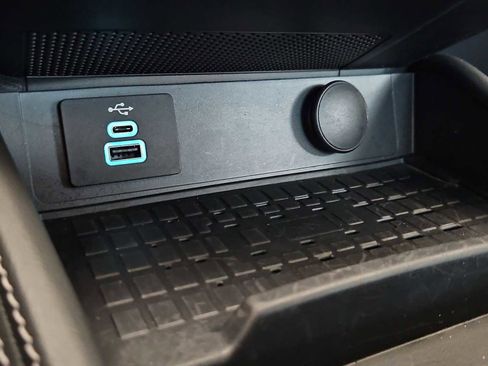 Used 2024 Ford Mustang Premium image 28