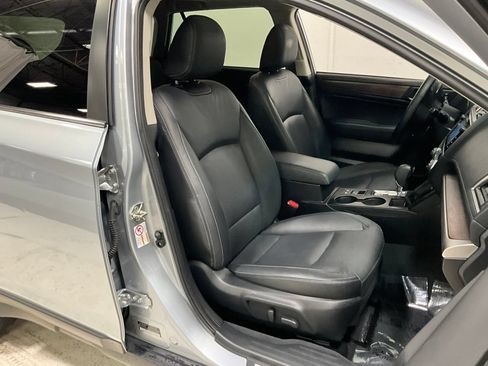Used 2016 Subaru Outback 3.6R Limited AWD/4WD image 9