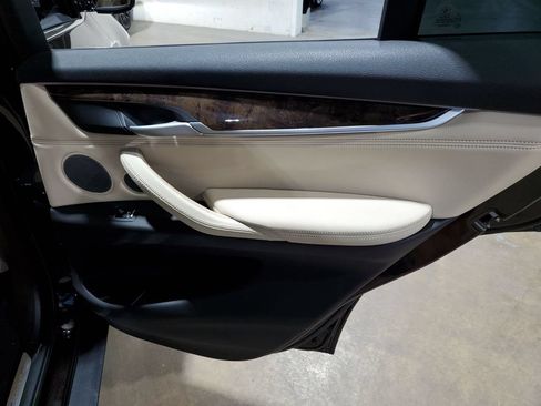 Used 2018 BMW X5 xDrive40e AWD/4WD image 25