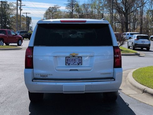 Used 2020 Chevrolet Suburban Premier w/ Premier 6.2L Value Package image 6