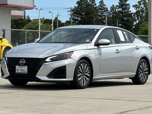 Used 2023 Nissan Altima 2.5 SV image 7