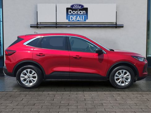 Used 2023 Ford Escape Active AWD/4WD image 2
