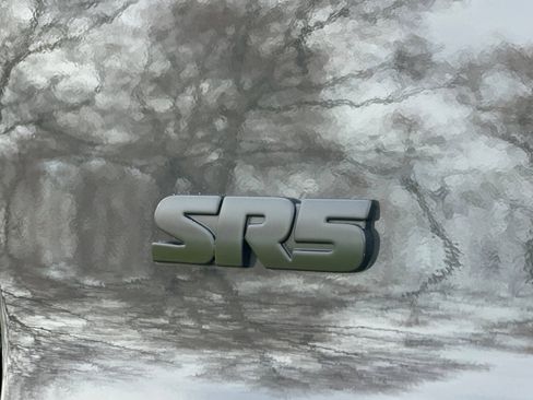 Used 2024 Toyota 4Runner SR5 Premium w/ Moonroof Package image 38