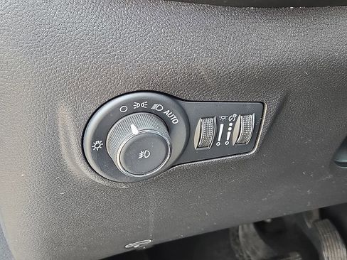 Used 2025 Jeep Compass Trailhawk AWD/4WD image 27