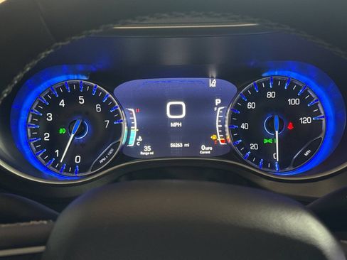 Used 2024 Chrysler Pacifica Touring-L FWD image 25