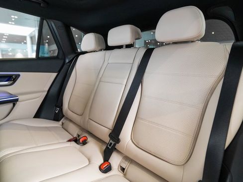 New 2026 Mercedes-Benz GLC 300 4MATIC image 31