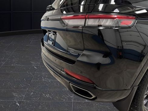 Used 2025 Jeep Grand Cherokee Summit w/ Obsidian Package image 36