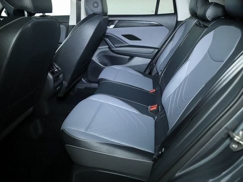 Certified 2025 Volkswagen Tiguan SE AWD/4WD image 14