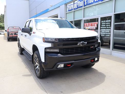 Used 2020 Chevrolet Silverado 1500 LT Trail Boss AWD/4WD image 2