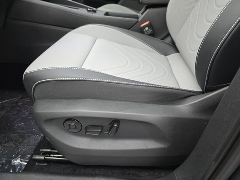 New 2026 Volkswagen Tiguan SE R-Line FWD image 27