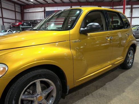 Used 2002 Chrysler PT Cruiser Limited FWD image 30
