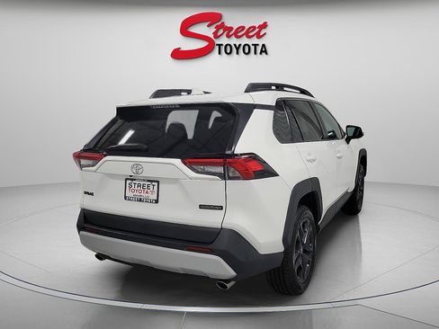Certified 2024 Toyota RAV4 Adventure AWD/4WD image 4