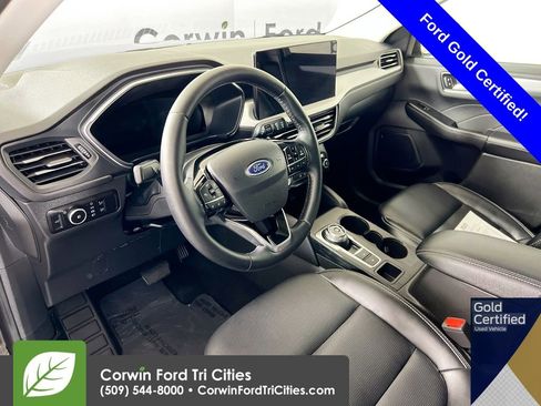 Used 2025 Ford Escape Platinum image 3