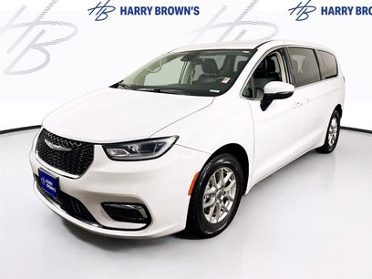 Used 2023 Chrysler Pacifica Touring-L