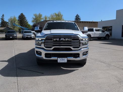 Used 2025 RAM 3500 Laramie AWD/4WD image 3