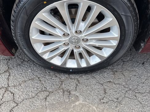 Used 2015 Toyota Avalon Limited image 10