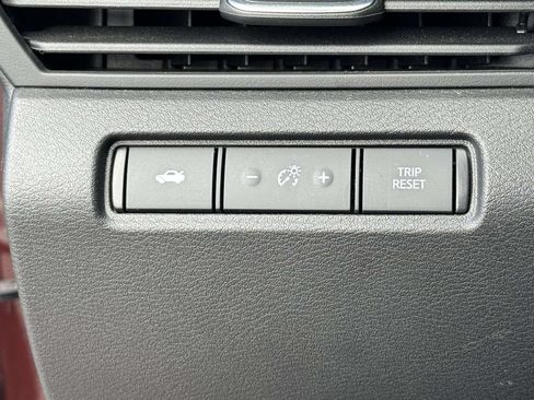 Used 2024 Nissan Altima 2.5 SV FWD image 22