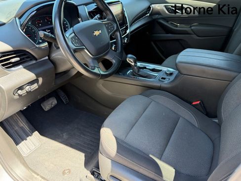 Used 2023 Chevrolet Traverse LT FWD image 18