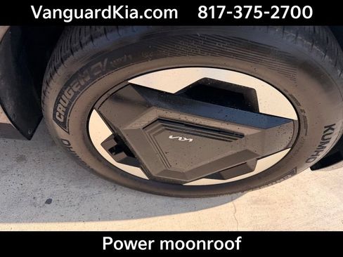 Used 2024 Kia EV9 Land AWD/4WD image 11