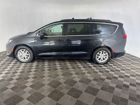 Used 2020 Chrysler Voyager Lxi FWD image 10