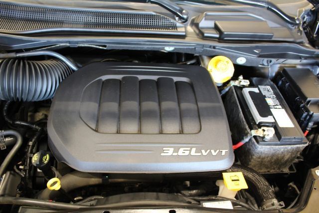 Used 2017 Dodge Grand Caravan SXT FWD image 26