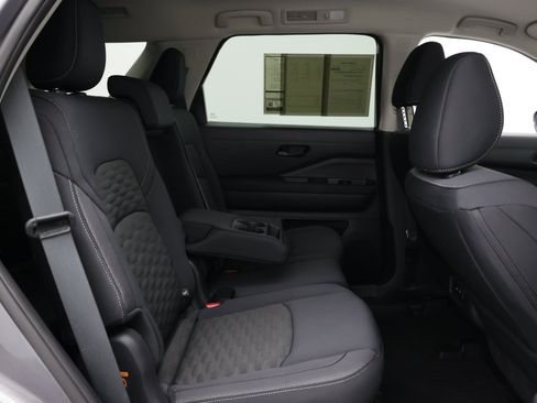 Used 2026 Nissan Pathfinder SV AWD/4WD image 43