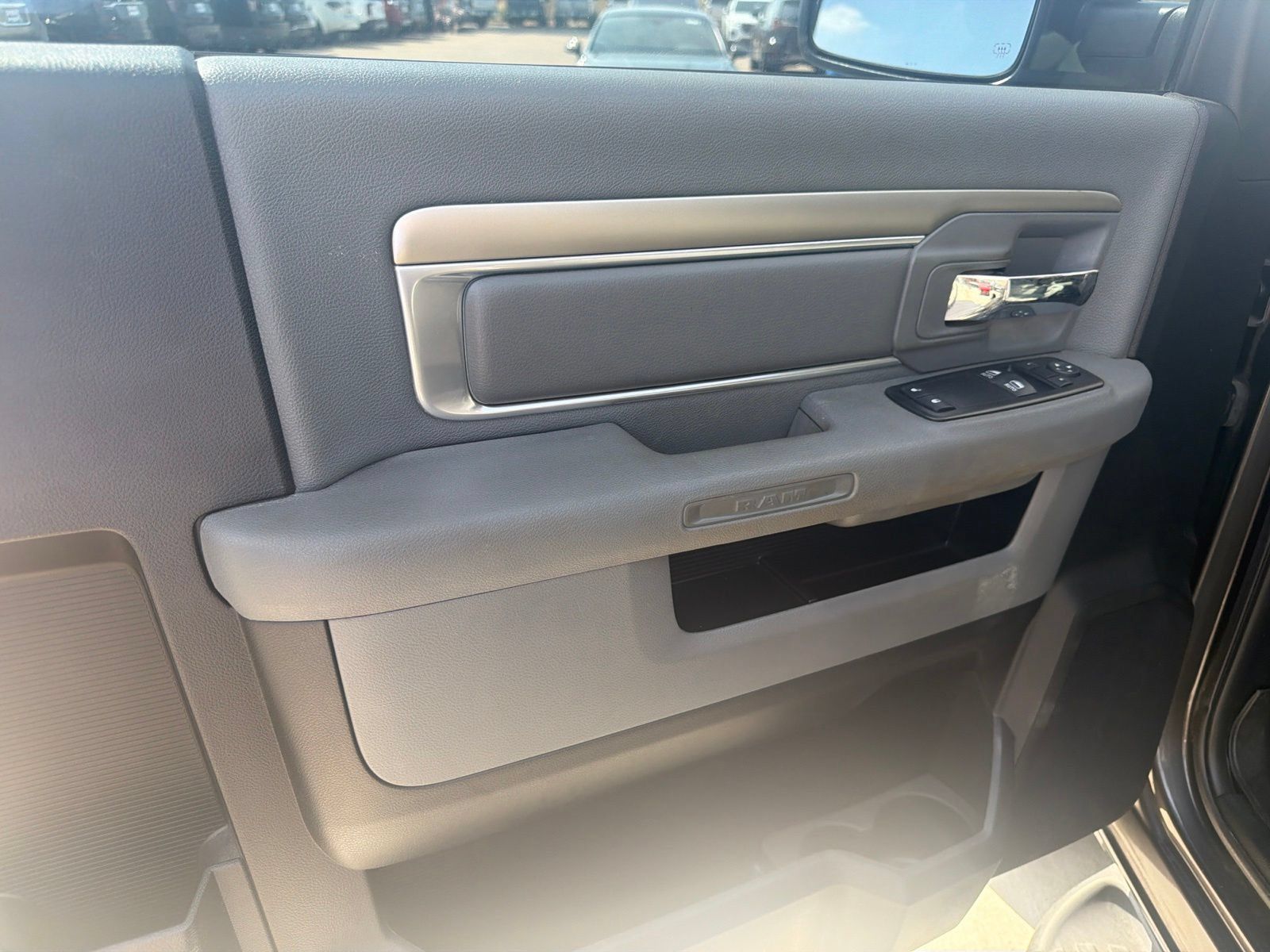 Used 2014 RAM 1500 Express RWD image 11