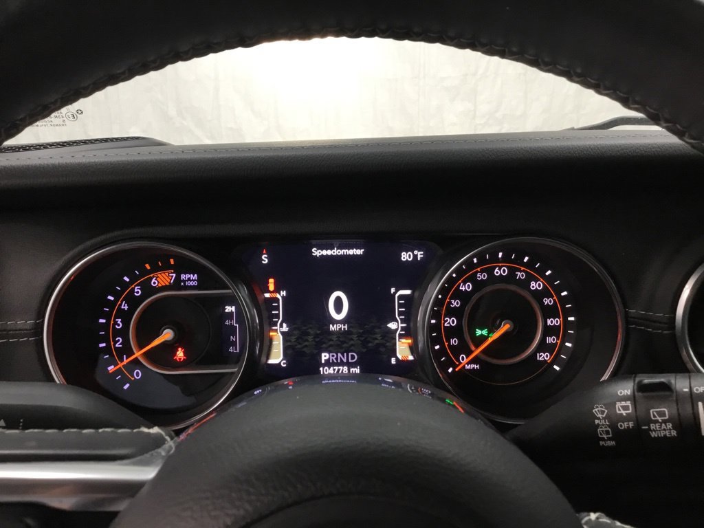 Used 2018 Jeep Wrangler Unlimited Sahara AWD/4WD image 12
