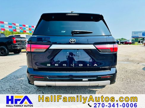 Used 2025 Toyota Sequoia Capstone AWD/4WD image 4
