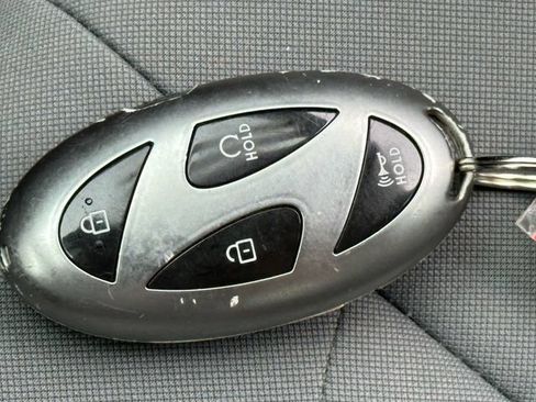 Used 2024 Hyundai Elantra SEL FWD image 21