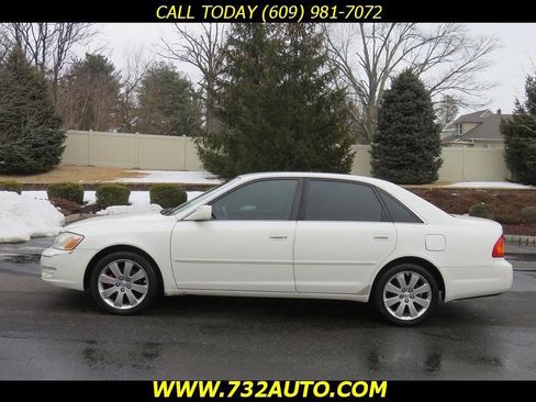 Used 2000 Toyota Avalon XL image 2