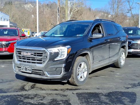 Certified 2024 GMC Terrain SLE w/ Driver Convenience Package image 1